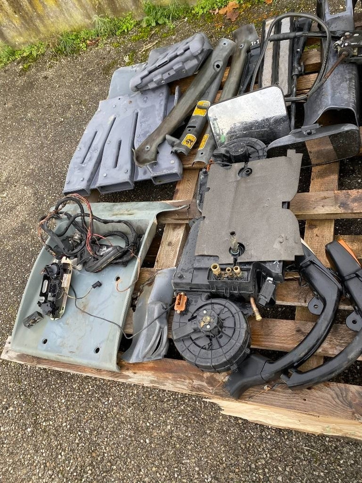 Trator Deutz-fahr AGROTRON 610TTV / Carte Grise Française endommagé: foto 16
