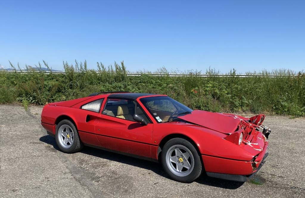 Ferrari 328 GTS / Origine Française endommagé - Automóvel: foto 4 Ferrari 328 GTS / Origine Française endommagé - Automóvel: foto 4