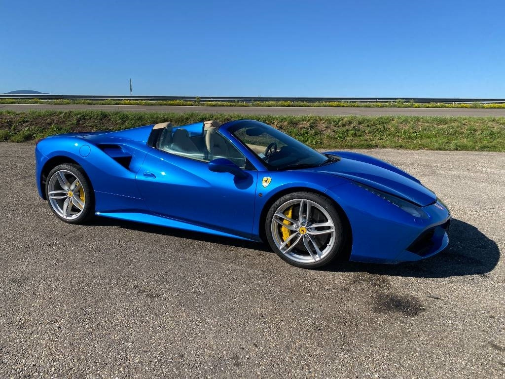 Ferrari 488 SPIDER -Carte Grise Française endommagé - Cabrio: foto 5 Ferrari 488 SPIDER -Carte Grise Française endommagé - Cabrio: foto 5
