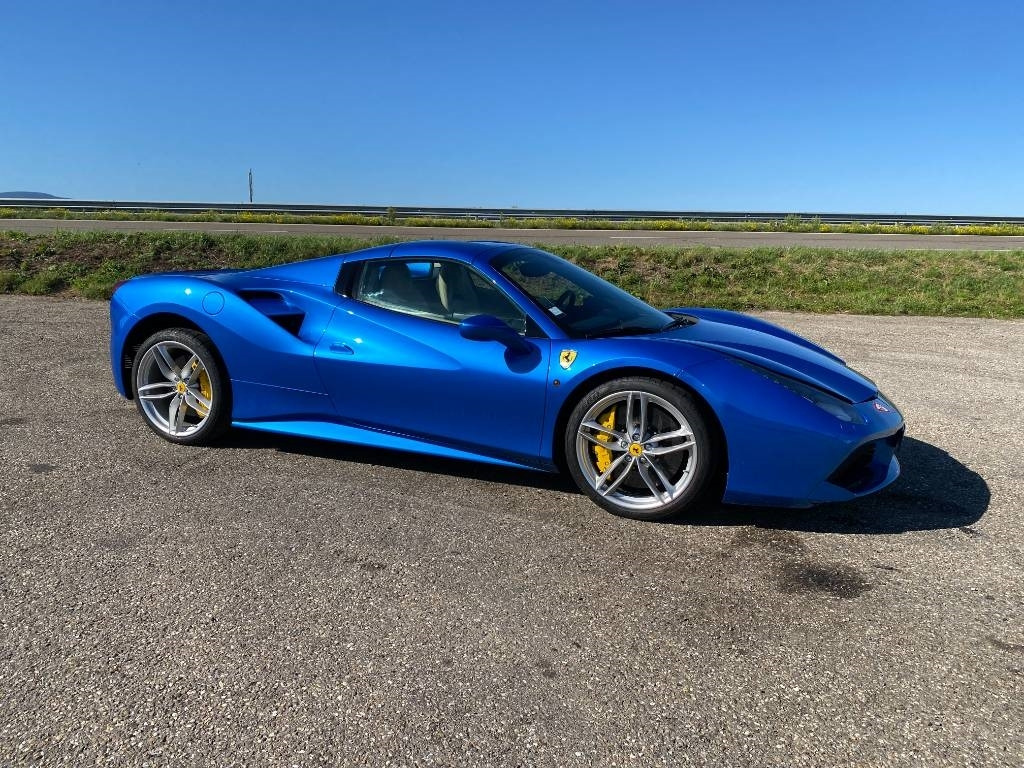 Ferrari 488 SPIDER -Carte Grise Française endommagé - Cabrio: foto 4 Ferrari 488 SPIDER -Carte Grise Française endommagé - Cabrio: foto 4