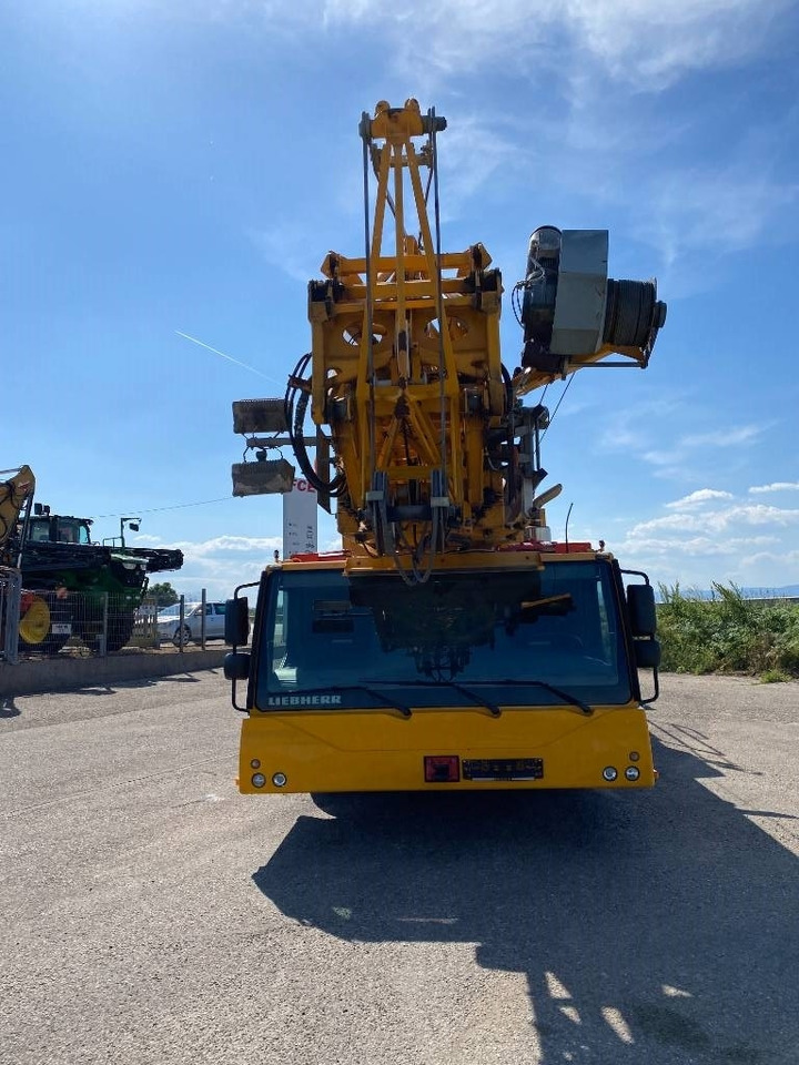 Liebherr MK 88 Certificat CE / 1er Main endommagée - Grua automontante: foto 2 Liebherr MK 88 Certificat CE / 1er Main endommagée - Grua automontante: foto 2