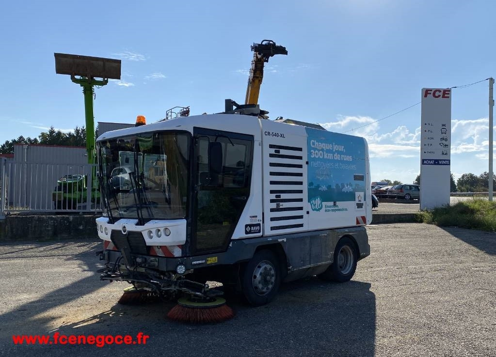 Ravo CR 540 Euro6 Certificat CE / Origine Française - Vassoura: foto 1 Ravo CR 540 Euro6 Certificat CE / Origine Française - Vassoura: foto 1