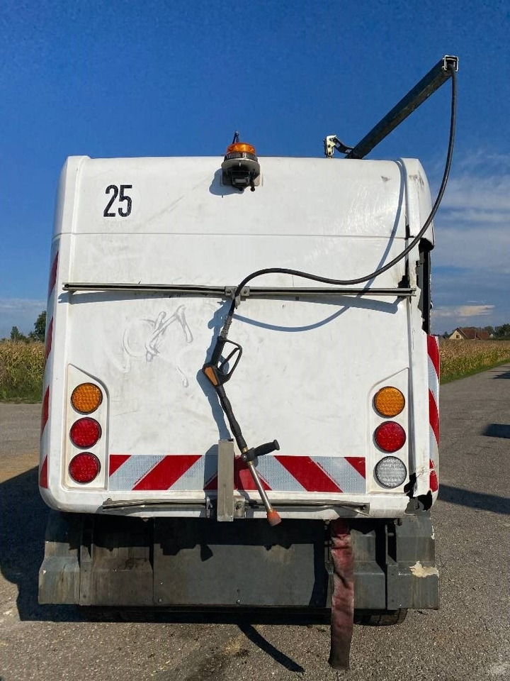 Ravo CR 540 Euro6 Certificat CE / Origine Française - Vassoura: foto 5 Ravo CR 540 Euro6 Certificat CE / Origine Française - Vassoura: foto 5