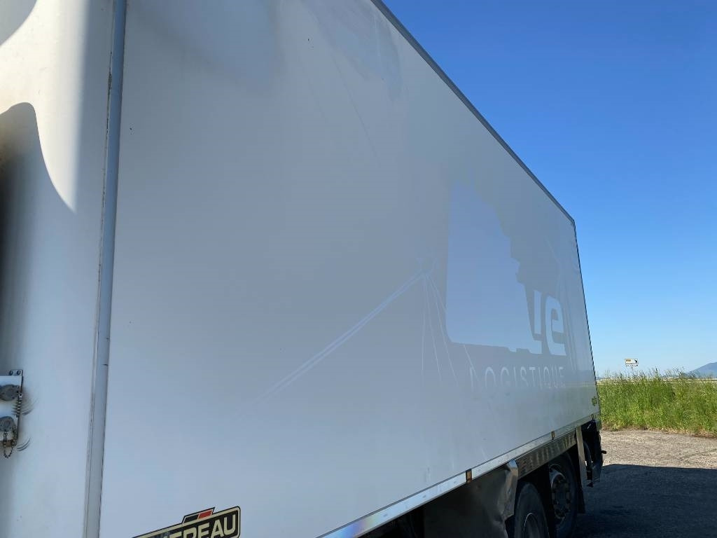 Camião frigorífico Renault D-430 WIDE CHEREAU INOGAM/LEVIAND 120 endommagé: foto 29