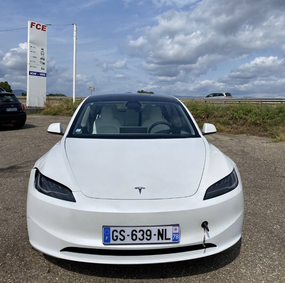Tesla MODEL 3 5YJ3 Carte Grise Française endommagée - Automóvel: foto 2 Tesla MODEL 3 5YJ3 Carte Grise Française endommagée - Automóvel: foto 2