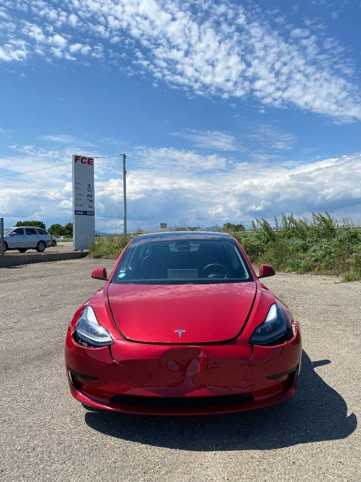 Tesla MODEL 3 5YJ3 - Rwd Carte Grise Française endommagé - Automóvel: foto 2 Tesla MODEL 3 5YJ3 - Rwd Carte Grise Française endommagé - Automóvel: foto 2