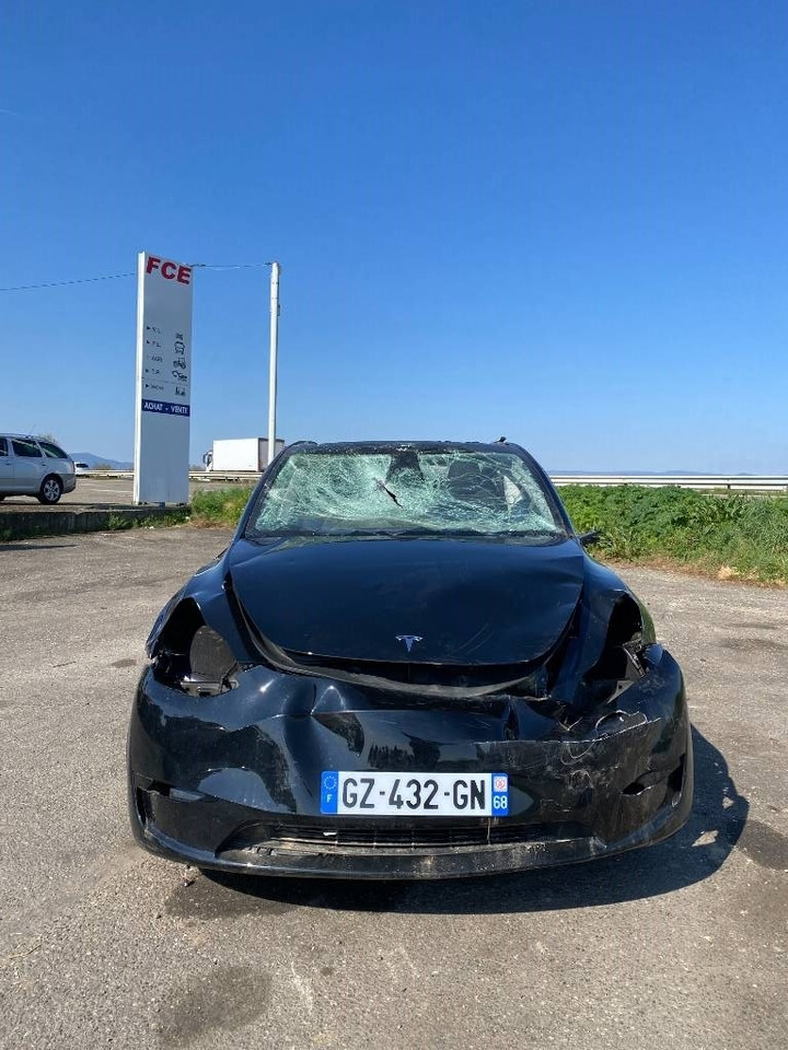Tesla Model Y RWD/Origine Française endommagée - Sedan: foto 2 Tesla Model Y RWD/Origine Française endommagée - Sedan: foto 2