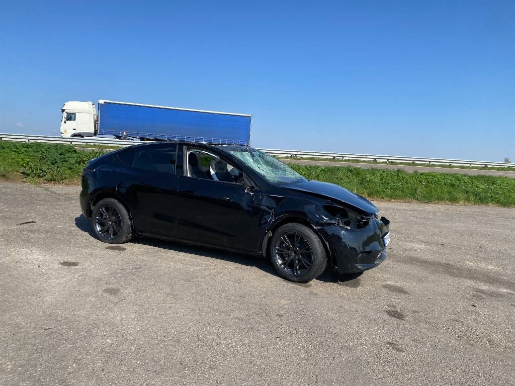 Tesla Model Y RWD/Origine Française endommagée - Sedan: foto 4 Tesla Model Y RWD/Origine Française endommagée - Sedan: foto 4