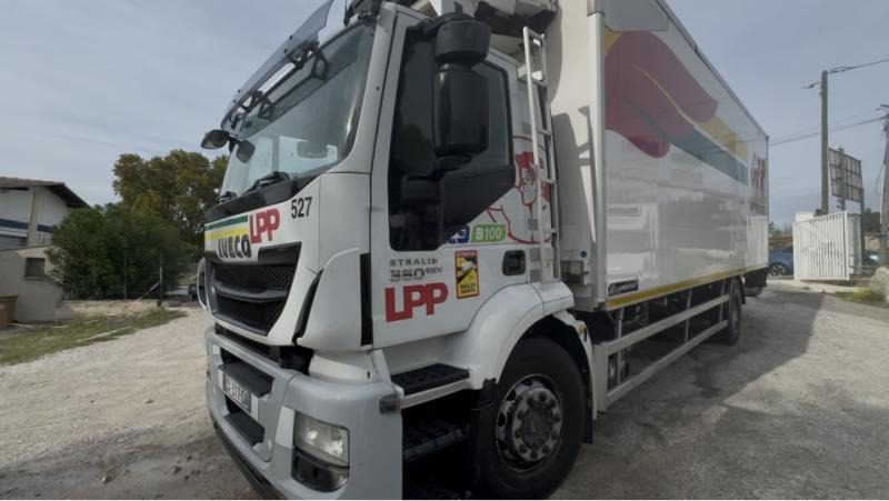 Iveco STRALIS 360 EEV FRIGO CARRIER HAYON - Camião frigorífico: foto 3 Iveco STRALIS 360 EEV FRIGO CARRIER HAYON - Camião frigorífico: foto 3