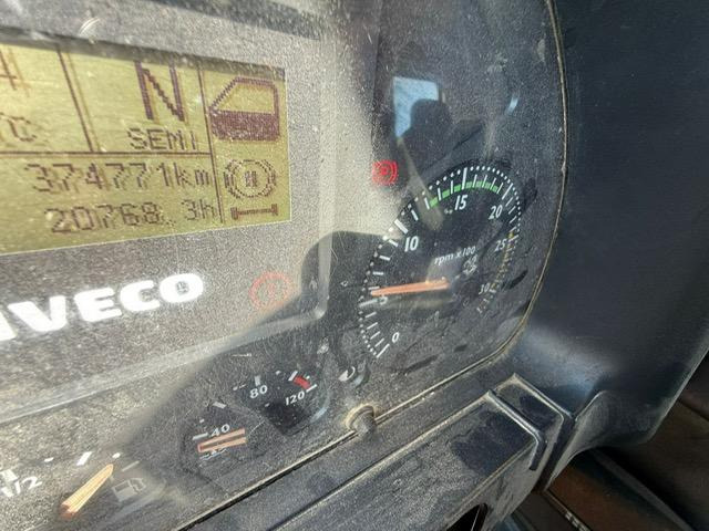 Iveco TRAKKER 360 GRUE HIAB - Camião basculante, Camião grua: foto 4 Iveco TRAKKER 360 GRUE HIAB - Camião basculante, Camião grua: foto 4