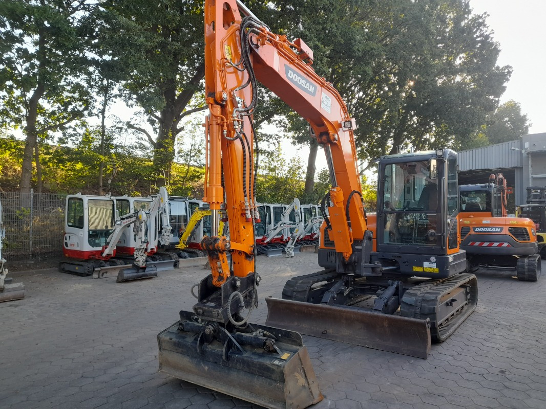 Doosan DX85R-3 - Escavadeira: foto 1 Doosan DX85R-3 - Escavadeira: foto 1
