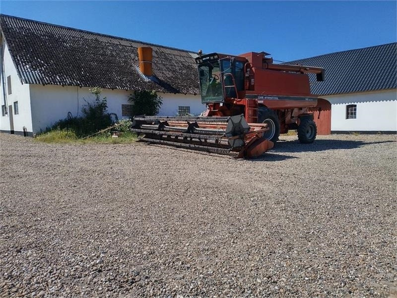 Case IH 1680 E 22 fod skærebord og ekstra bredde hjul - Ceifeira debulhadora: foto 2 Case IH 1680 E 22 fod skærebord og ekstra bredde hjul - Ceifeira debulhadora: foto 2