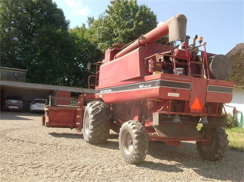 Case IH 1680 E 22 fod skærebord og ekstra bredde hjul - Ceifeira debulhadora: foto 5 Case IH 1680 E 22 fod skærebord og ekstra bredde hjul - Ceifeira debulhadora: foto 5