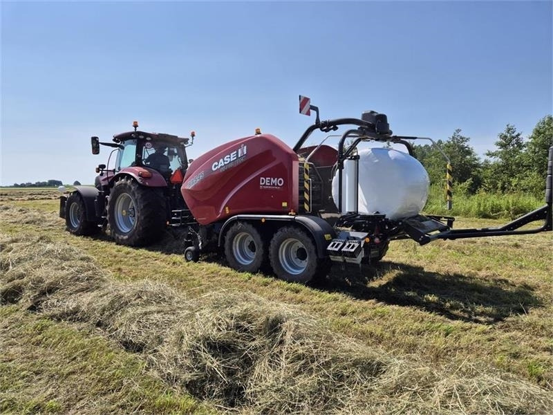 Case IH RB 545 silage pack Med ballevender - Enfardadeira de fardos redondos: foto 1 Case IH RB 545 silage pack Med ballevender - Enfardadeira de fardos redondos: foto 1