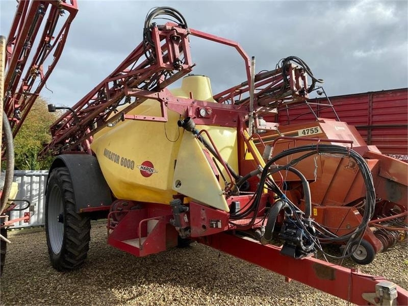 Hardi NAVIGATOR 6000L - Pulverizador de arrastar: foto 2 Hardi NAVIGATOR 6000L - Pulverizador de arrastar: foto 2
