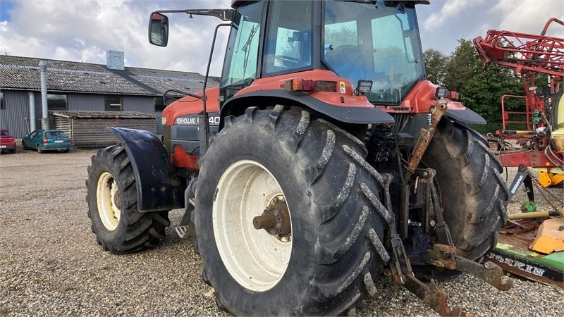 New Holland G 240 SS - Trator: foto 3 New Holland G 240 SS - Trator: foto 3