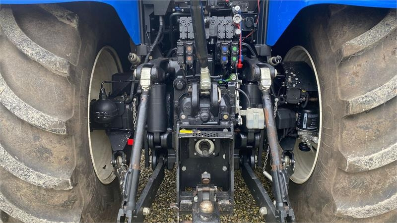 New Holland T7.270 AutoCommand T7.270 - Trator: foto 5 New Holland T7.270 AutoCommand T7.270 - Trator: foto 5