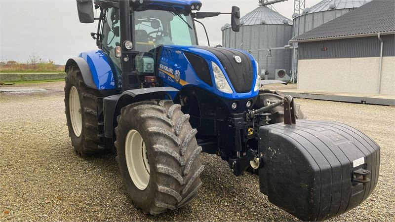 New Holland T7.270 AutoCommand T7.270 - Trator: foto 2 New Holland T7.270 AutoCommand T7.270 - Trator: foto 2