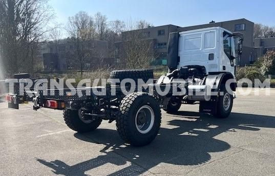 Iveco Eurocargo ML150E24WS 5.9L TURBO DIESEL 4x4 EURO3 CHASSIS CAB - EXPORT OUT EU - Camião chassi: foto 2 Iveco Eurocargo ML150E24WS 5.9L TURBO DIESEL 4x4 EURO3 CHASSIS CAB - EXPORT OUT EU - Camião chassi: foto 2