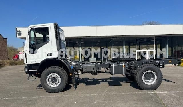 Iveco Eurocargo ML150E24WS 5.9L TURBO DIESEL 4x4 EURO3 CHASSIS CAB - EXPORT OUT EU - Camião chassi: foto 5 Iveco Eurocargo ML150E24WS 5.9L TURBO DIESEL 4x4 EURO3 CHASSIS CAB - EXPORT OUT EU - Camião chassi: foto 5