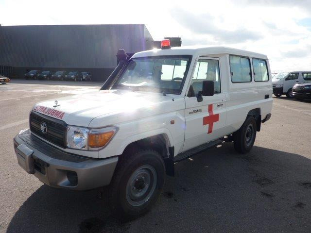 Toyota Land Cruiser 78 Metal top hzj 78 ambulance 4.2L Diesel Manual - Automóvel: foto 1 Toyota Land Cruiser 78 Metal top hzj 78 ambulance 4.2L Diesel Manual - Automóvel: foto 1
