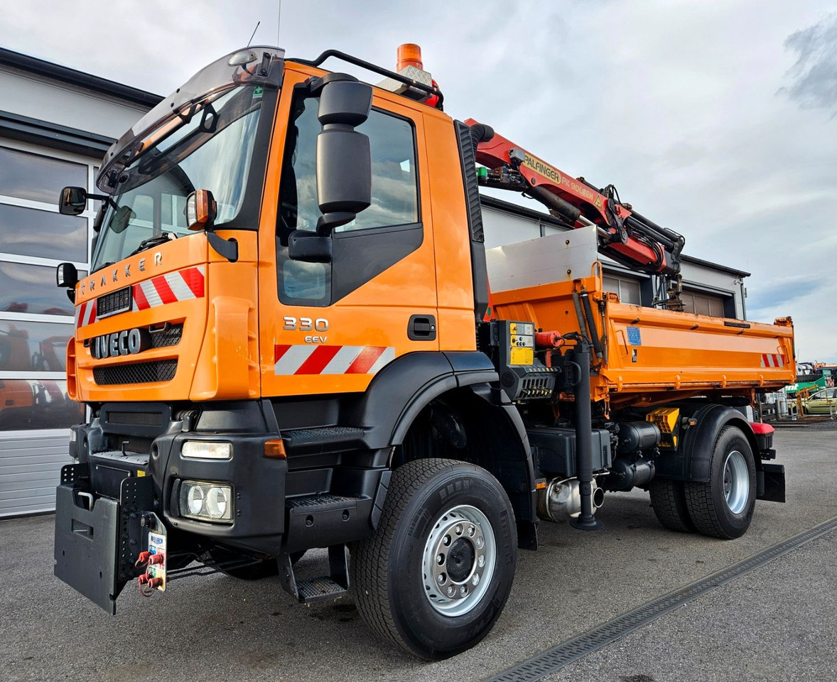 Iveco Trakker 190T33 4x4 Euro5 Kran Palfinger Funk - Camião basculante, Camião grua: foto 4 Iveco Trakker 190T33 4x4 Euro5 Kran Palfinger Funk - Camião basculante, Camião grua: foto 4