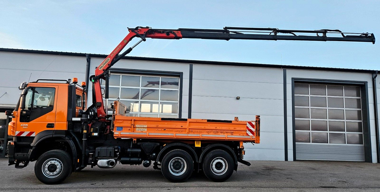 Iveco Trakker 410 6x4-4 EEV Palfinger PK12502 Funk - Camião basculante, Camião grua: foto 3 Iveco Trakker 410 6x4-4 EEV Palfinger PK12502 Funk - Camião basculante, Camião grua: foto 3