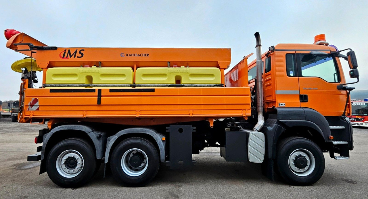 MAN TGA 28.400 6x4-4 Winterdienst - Camião basculante: foto 2 MAN TGA 28.400 6x4-4 Winterdienst - Camião basculante: foto 2