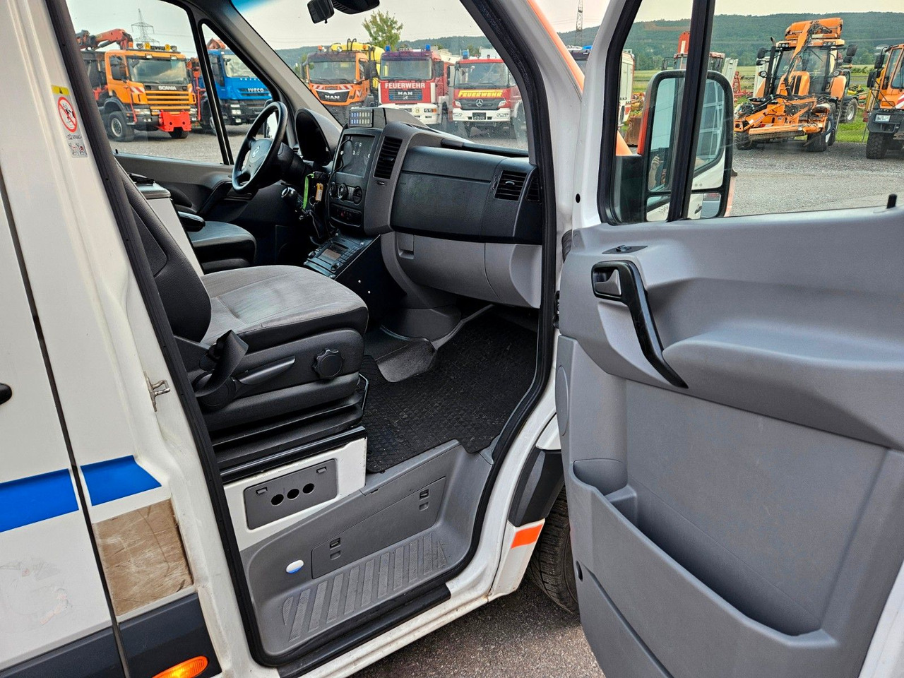 Ambulância Volkswagen CRAFTER TDI Ambulance RTW L2H2 DLOUHY: foto 14