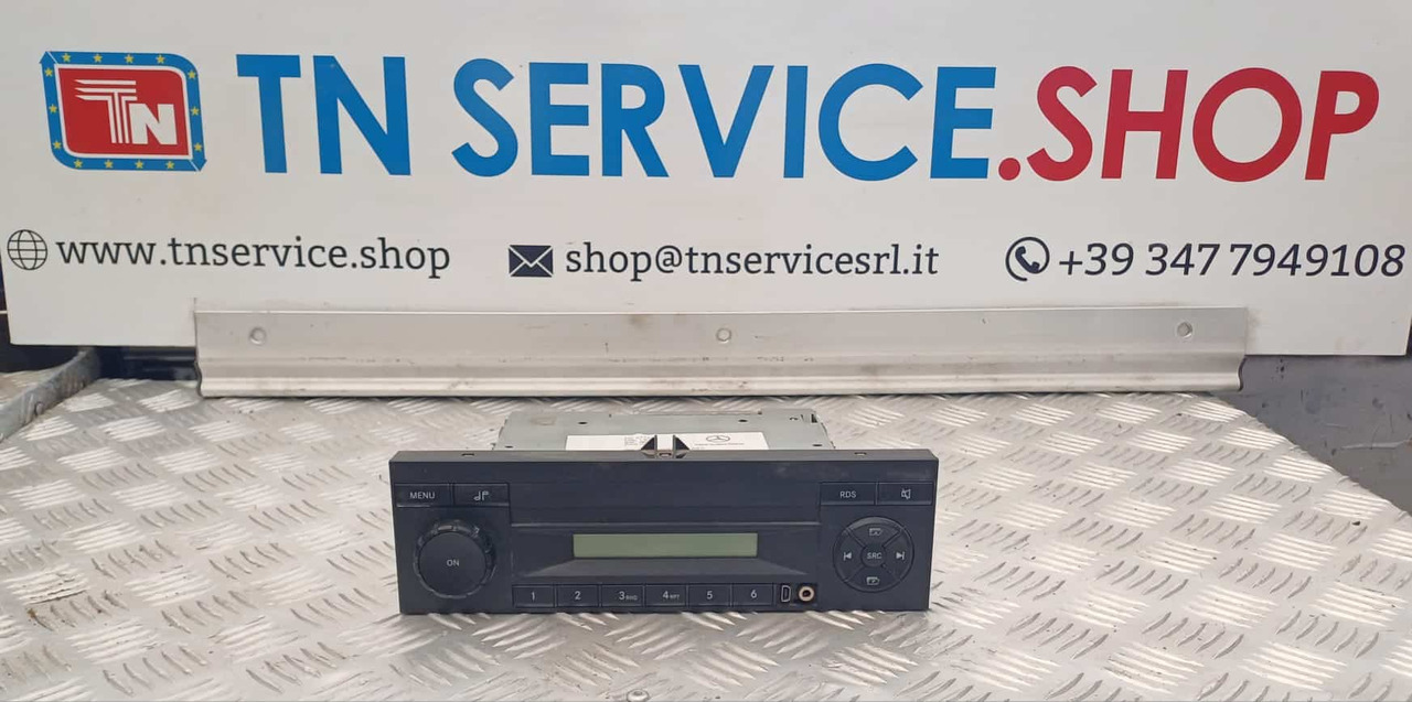 Autoradio Mercedes-Benz Actros MP4 - Sistema elétrico: foto 1 Autoradio Mercedes-Benz Actros MP4 - Sistema elétrico: foto 1