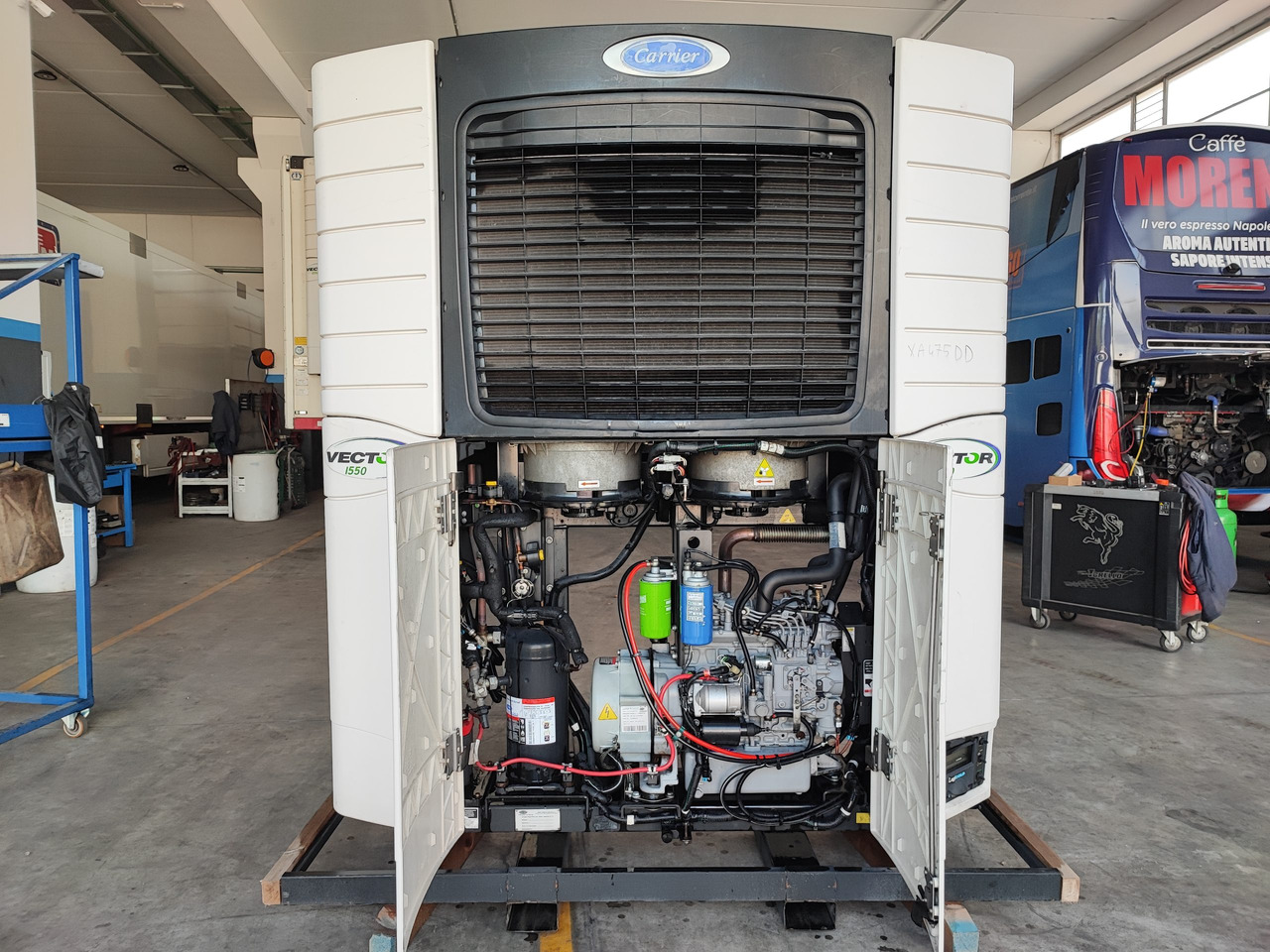 Motore Frigo Carrier Vector 1550 - Equipamento de refrigeração: foto 2 Motore Frigo Carrier Vector 1550 - Equipamento de refrigeração: foto 2