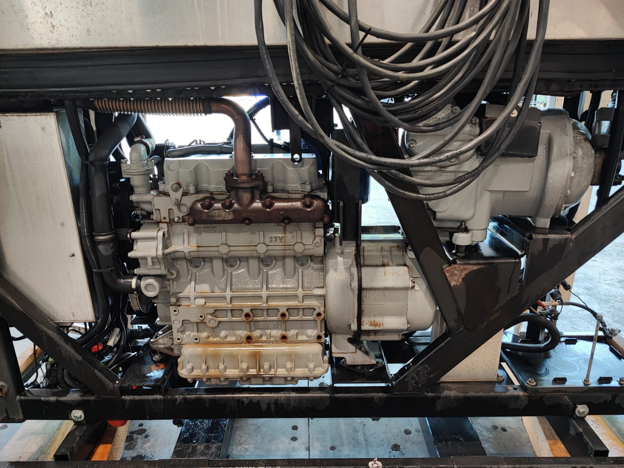 Motore Frigo Carrier Vector 1550 - Equipamento de refrigeração: foto 3 Motore Frigo Carrier Vector 1550 - Equipamento de refrigeração: foto 3