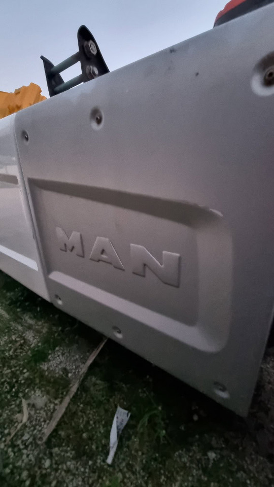 Locação financeira de  MAN TGX E6 pezzi di ricambio MAN TGX E6 pezzi di ricambio: foto 16