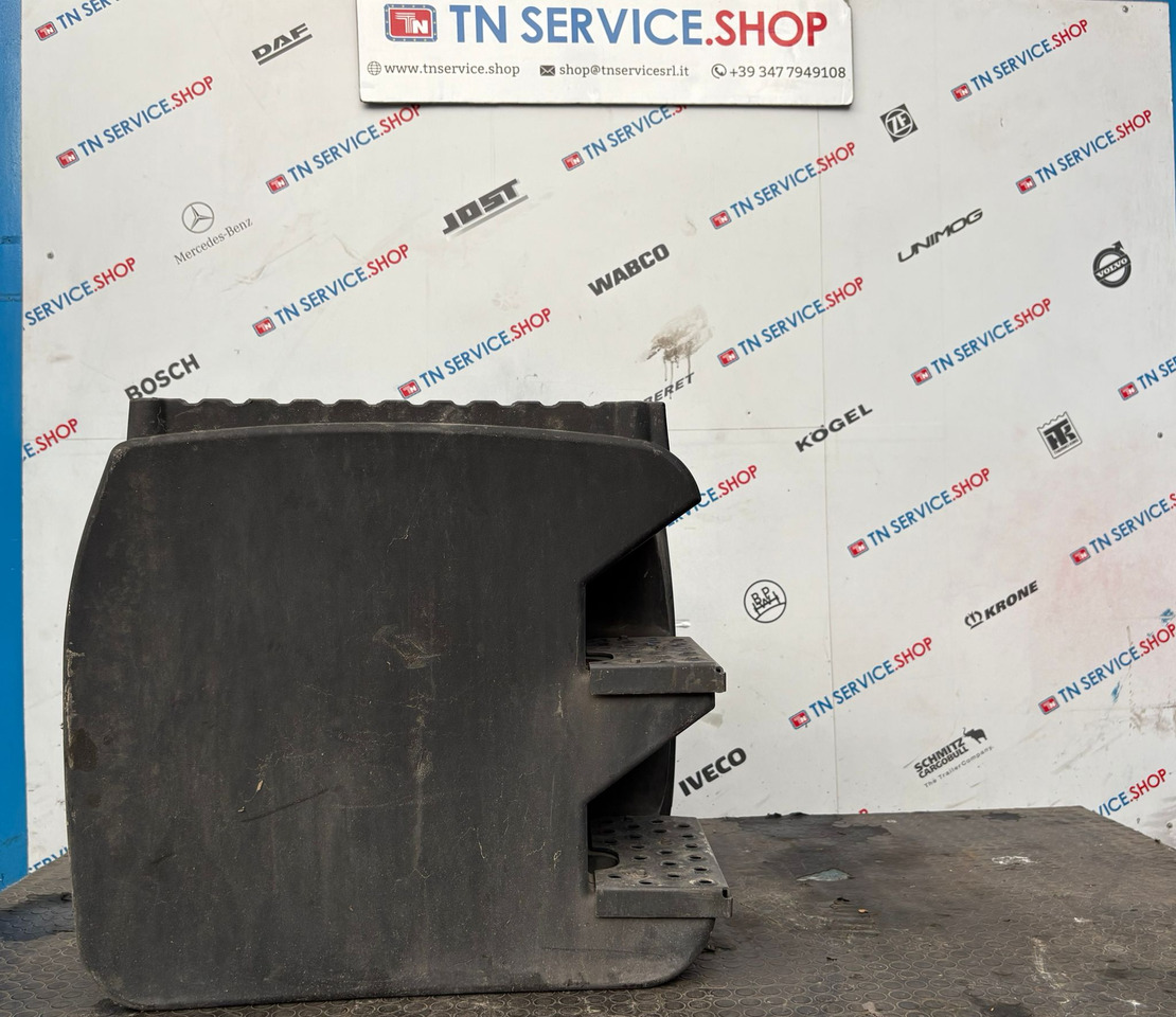Serbatoio Adblue Iveco - Tanque para AdBlue para Camião: foto 1 Serbatoio Adblue Iveco - Tanque para AdBlue para Camião: foto 1