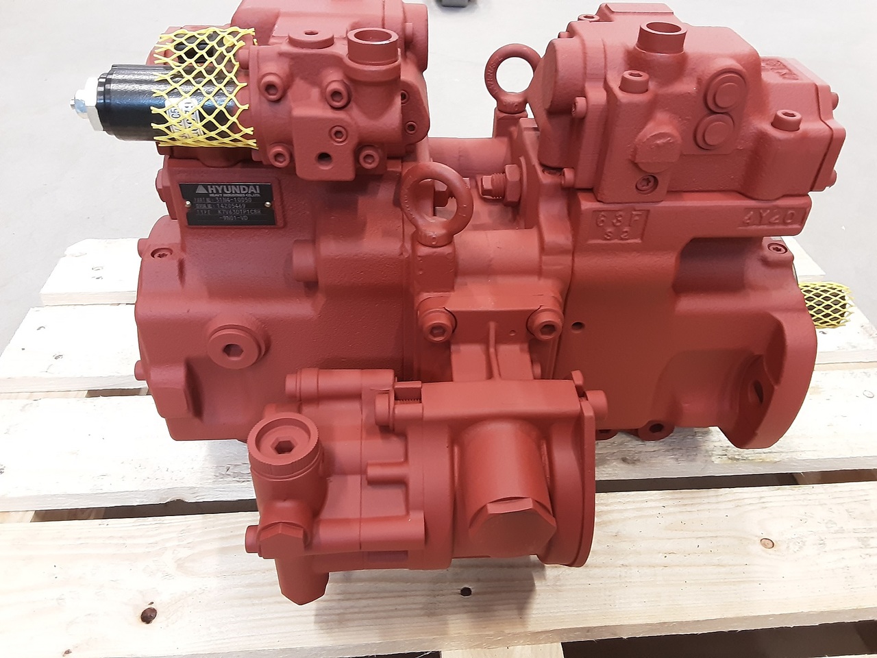 Hyundai K7V63DTP1C8R-9N01-VD - Bomba hidráulica para Pá carregadoras de rastos: foto 3 Hyundai K7V63DTP1C8R-9N01-VD - Bomba hidráulica para Pá carregadoras de rastos: foto 3