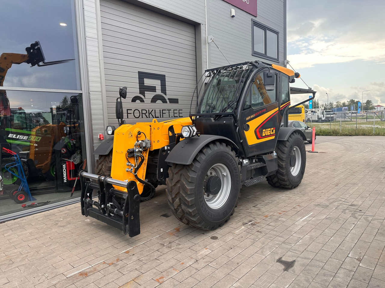 Dieci Agri Max 65.8 VS EVO2 GD - Empilhador telescópico: foto 1 Dieci Agri Max 65.8 VS EVO2 GD - Empilhador telescópico: foto 1