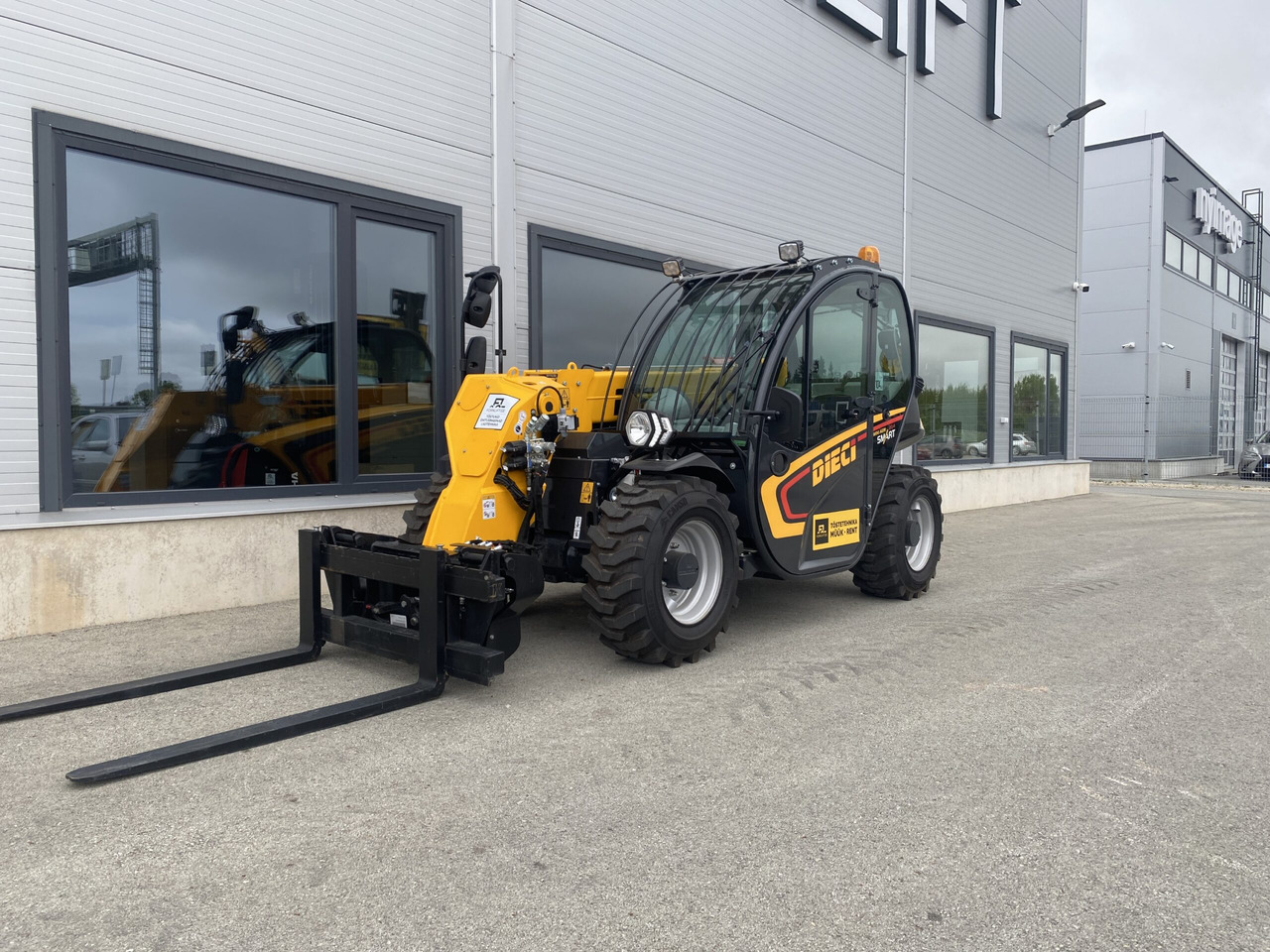 Dieci Mini Agri 20.4 SMART 37 kW - Empilhador telescópico: foto 1 Dieci Mini Agri 20.4 SMART 37 kW - Empilhador telescópico: foto 1