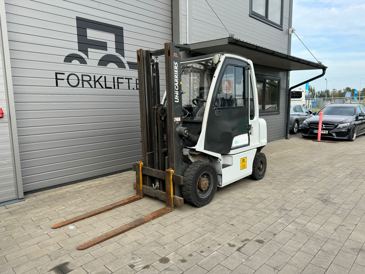 Unicarriers Y1D2A25Q - Empilhador a diesel: foto 1 Unicarriers Y1D2A25Q - Empilhador a diesel: foto 1