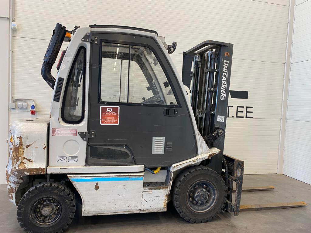 Unicarriers Y1D2A25Q - Empilhador a diesel: foto 4 Unicarriers Y1D2A25Q - Empilhador a diesel: foto 4