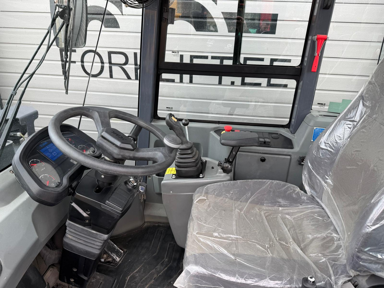 Pá carregadora de rodas XCMG XC916E: foto 8 Pá carregadora de rodas XCMG XC916E: foto 8