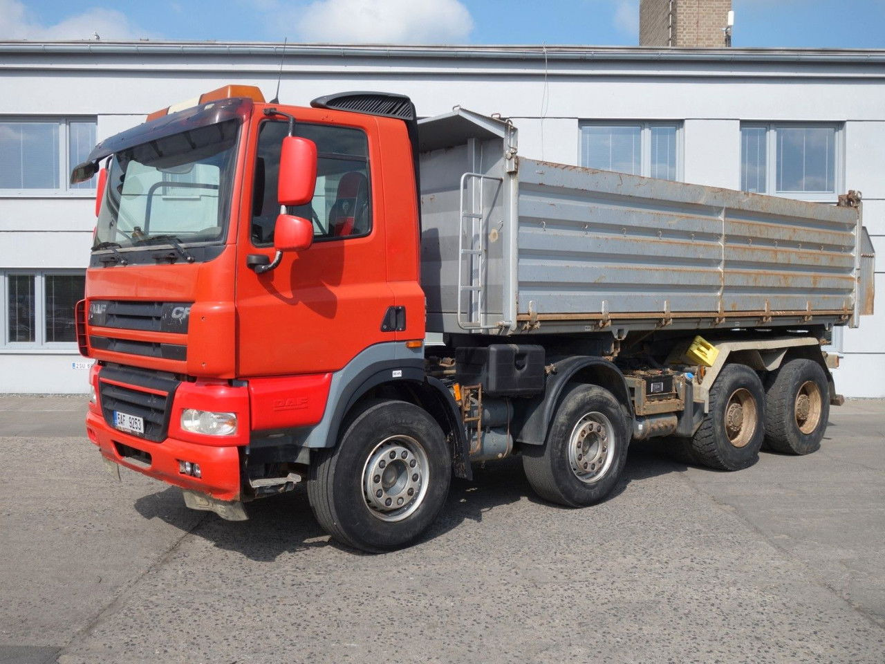 DAF CF 85.410 8x4 mit Meiller - Camião basculante: foto 2 DAF CF 85.410 8x4 mit Meiller - Camião basculante: foto 2