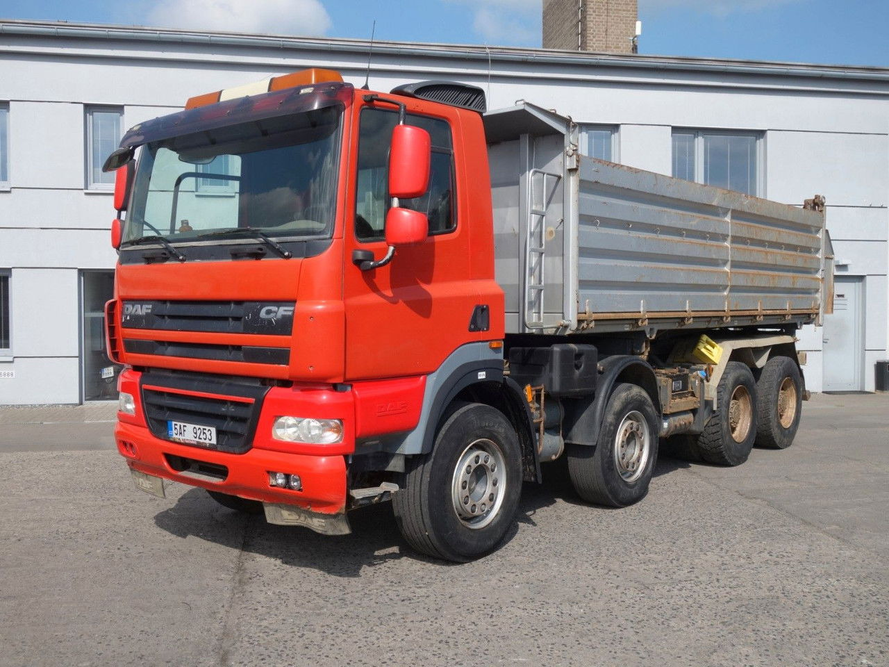 DAF CF 85.410 8x4 mit Meiller - Camião basculante: foto 1 DAF CF 85.410 8x4 mit Meiller - Camião basculante: foto 1