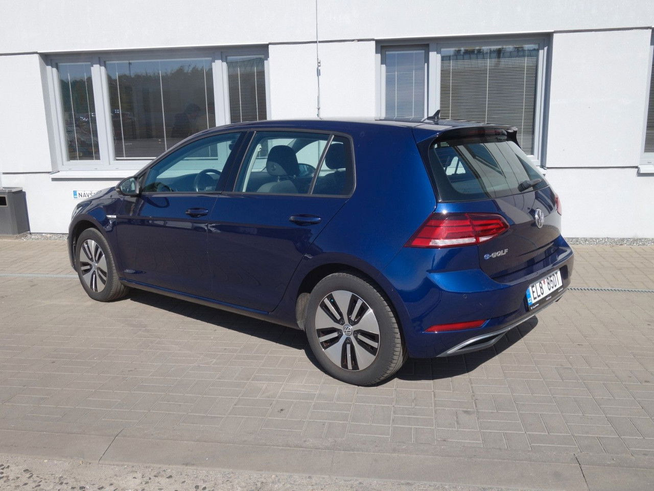 Volkswagen e-Golf VII, 100kW, LED, SHZ, ALU - Máquina de outro: foto 4 Volkswagen e-Golf VII, 100kW, LED, SHZ, ALU - Máquina de outro: foto 4