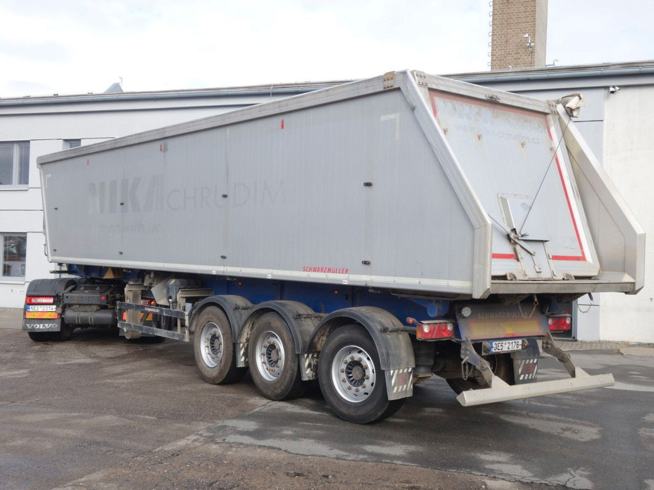 Schwarzmüller SK KIS 3/E , 50 cm3, SAF, Liftachse - Semi-reboque basculante: foto 4 Schwarzmüller SK KIS 3/E , 50 cm3, SAF, Liftachse - Semi-reboque basculante: foto 4