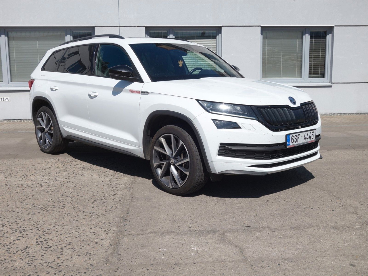 Skoda Kodiaq 2,0TDI 140kW, 4x4, SportLine, Pano, Webas - SUV: foto 3 Skoda Kodiaq 2,0TDI 140kW, 4x4, SportLine, Pano, Webas - SUV: foto 3