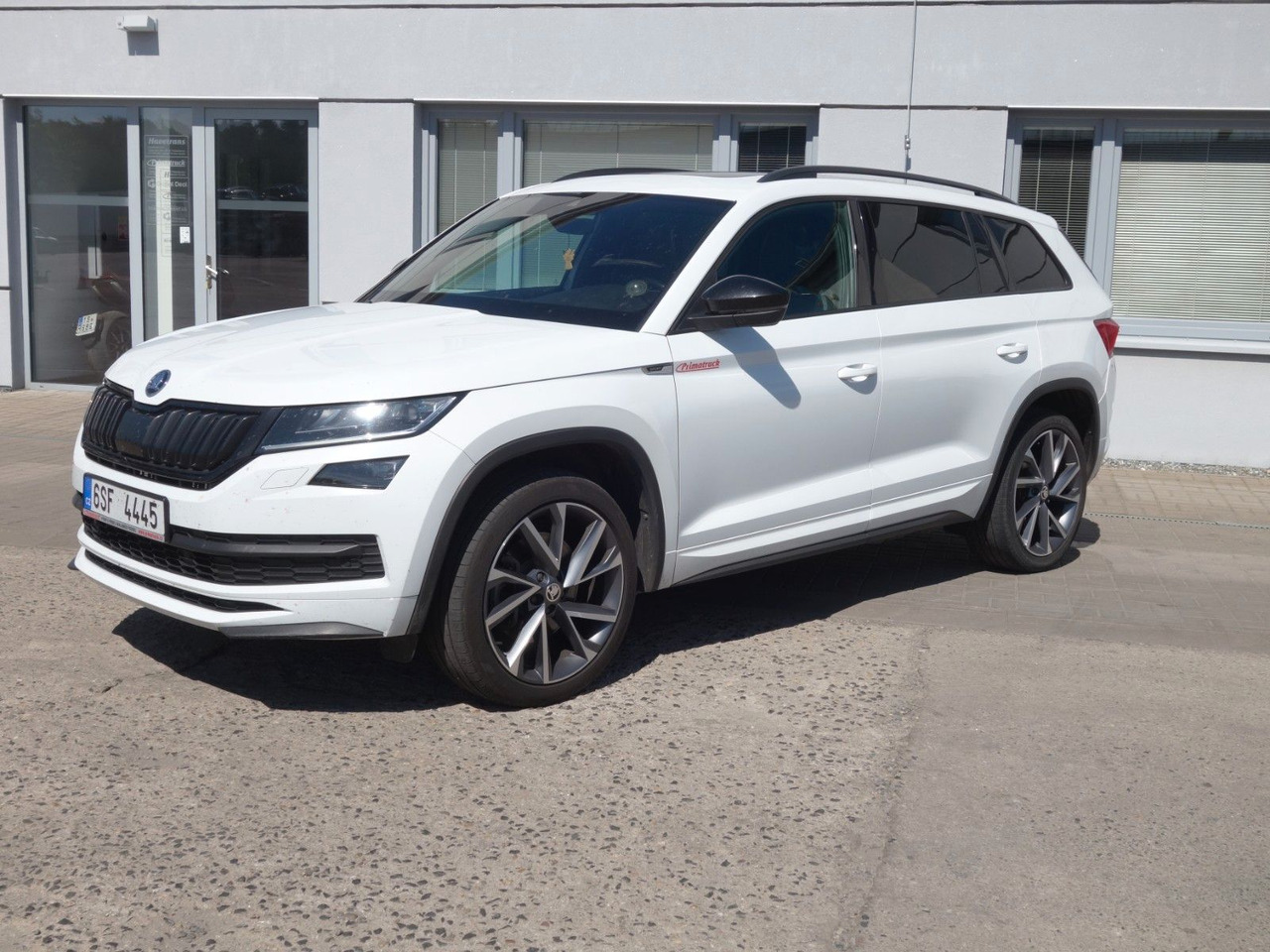 Skoda Kodiaq 2,0TDI 140kW, 4x4, SportLine, Pano, Webas - SUV: foto 2 Skoda Kodiaq 2,0TDI 140kW, 4x4, SportLine, Pano, Webas - SUV: foto 2