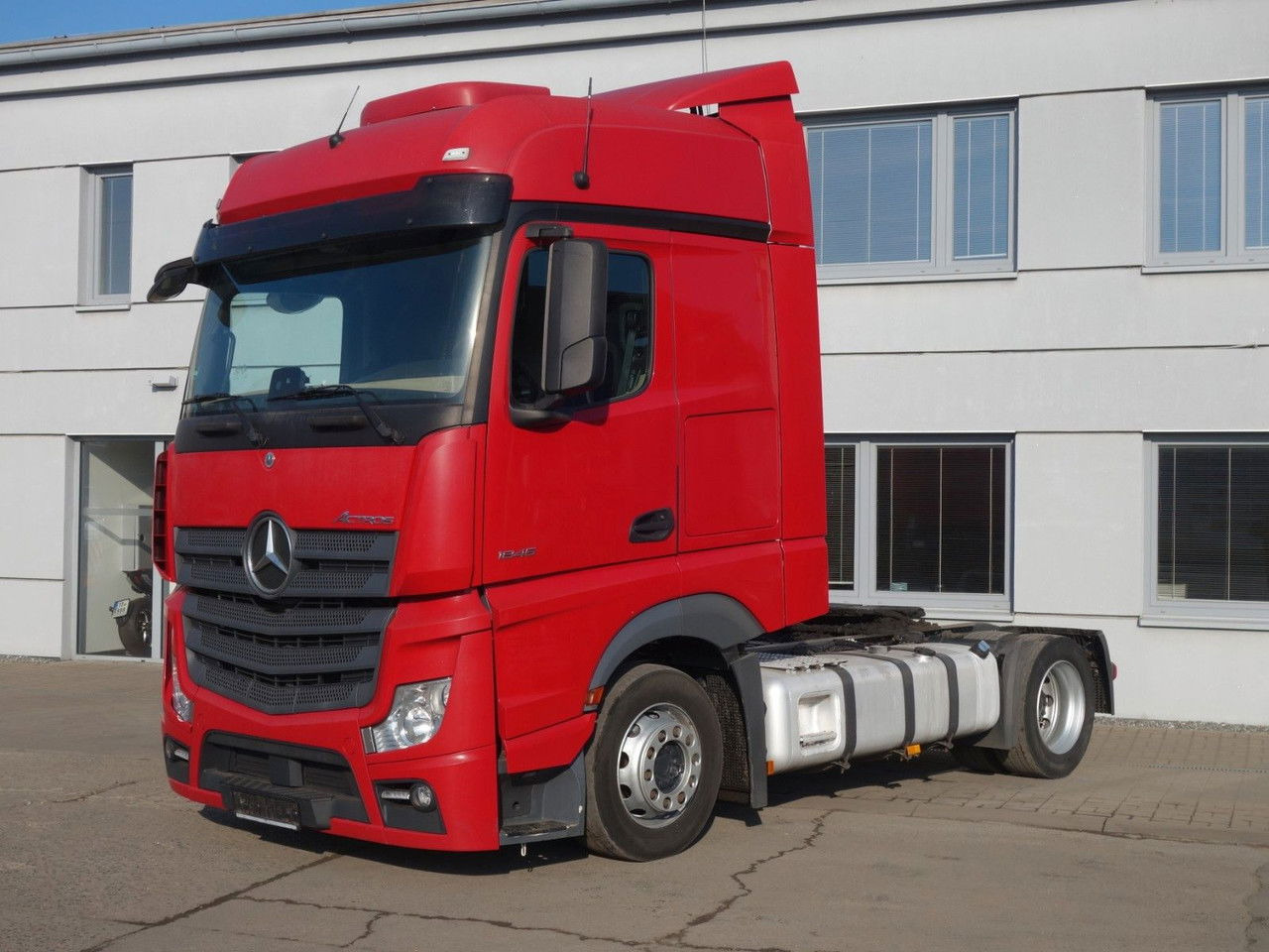 Mercedes-Benz Actros 1845 Lsnrl, Lowdeck, Standklima - Tractor: foto 1 Mercedes-Benz Actros 1845 Lsnrl, Lowdeck, Standklima - Tractor: foto 1