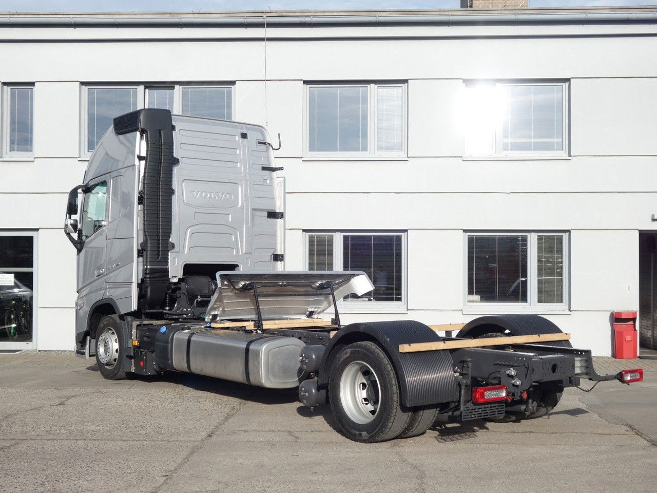 Volvo FH 13 XL 460 Turbo Compound Neue - Camião transportador de contêineres/ Caixa móvel: foto 5 Volvo FH 13 XL 460 Turbo Compound Neue - Camião transportador de contêineres/ Caixa móvel: foto 5