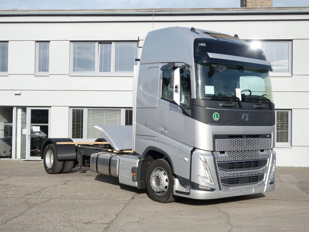 Volvo FH 13 XL 460 Turbo Compound Neue - Camião transportador de contêineres/ Caixa móvel: foto 2 Volvo FH 13 XL 460 Turbo Compound Neue - Camião transportador de contêineres/ Caixa móvel: foto 2
