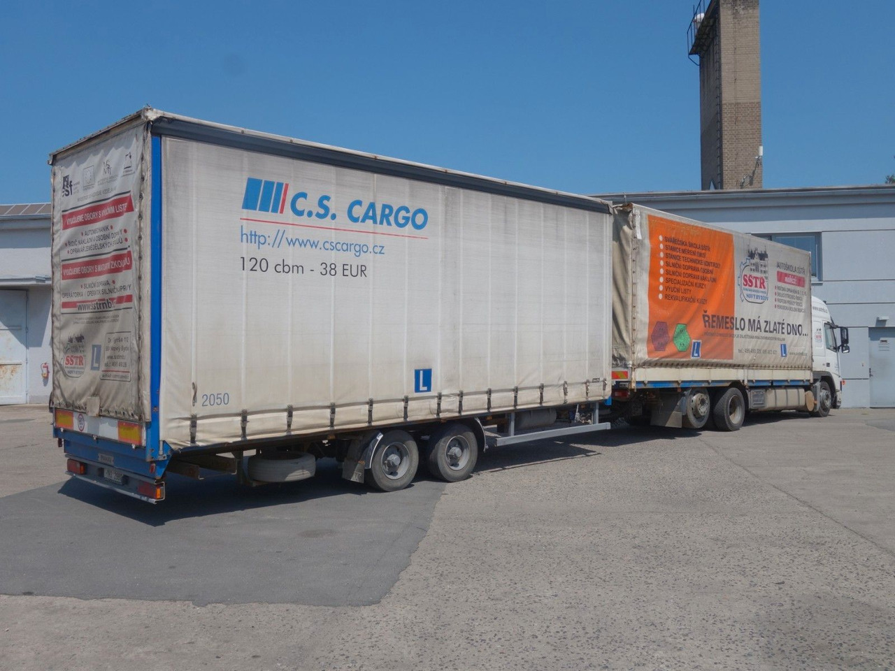 Volvo FM 380 6x2 + Panav Anhänger - Camião de lona: foto 5 Volvo FM 380 6x2 + Panav Anhänger - Camião de lona: foto 5